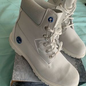 timberland two below zero white
